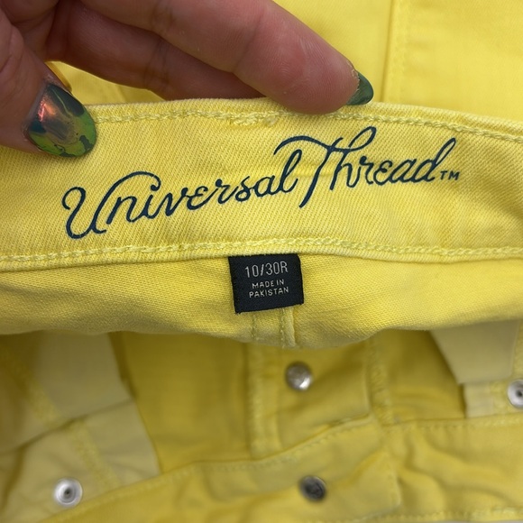 Universal Thread High Rise Distressed Shortie - Picture 5 of 7